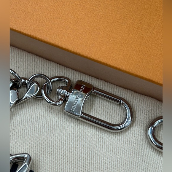 ❌SOLD❌🔥RARE!! Louis Vuitton•Flower Chain Bag Charm - Picture 3 of 5